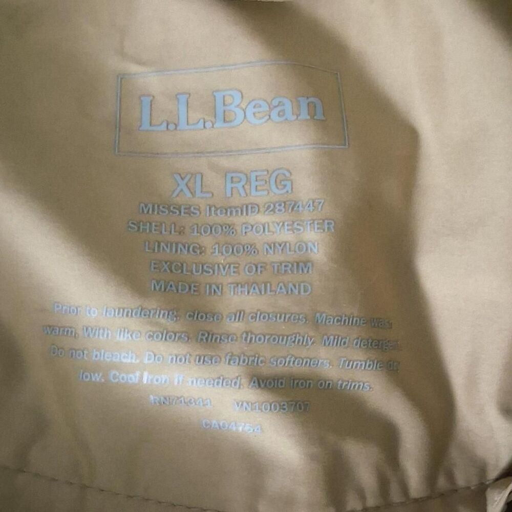 L.L.Bean Women's Tan and Cream Raincoat - Picture 3 of 6